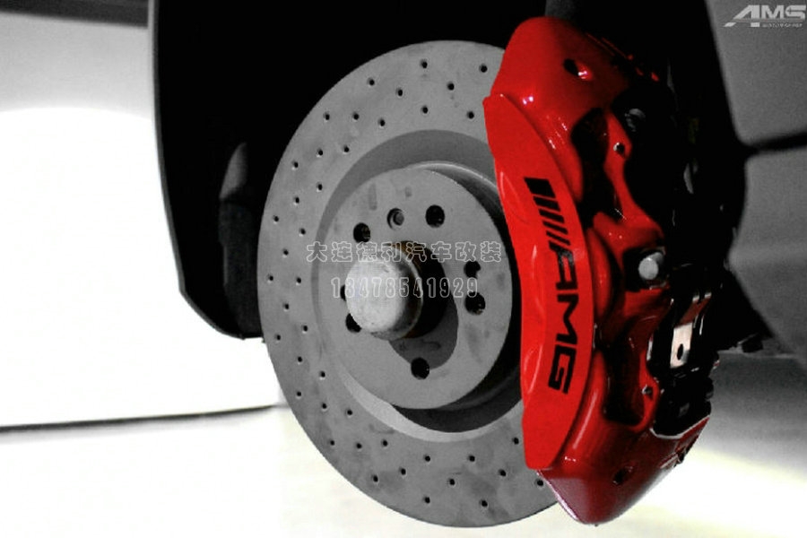 大連汽車改裝奔馳CLS升級由Brembo代工AMG前六后四剎車套