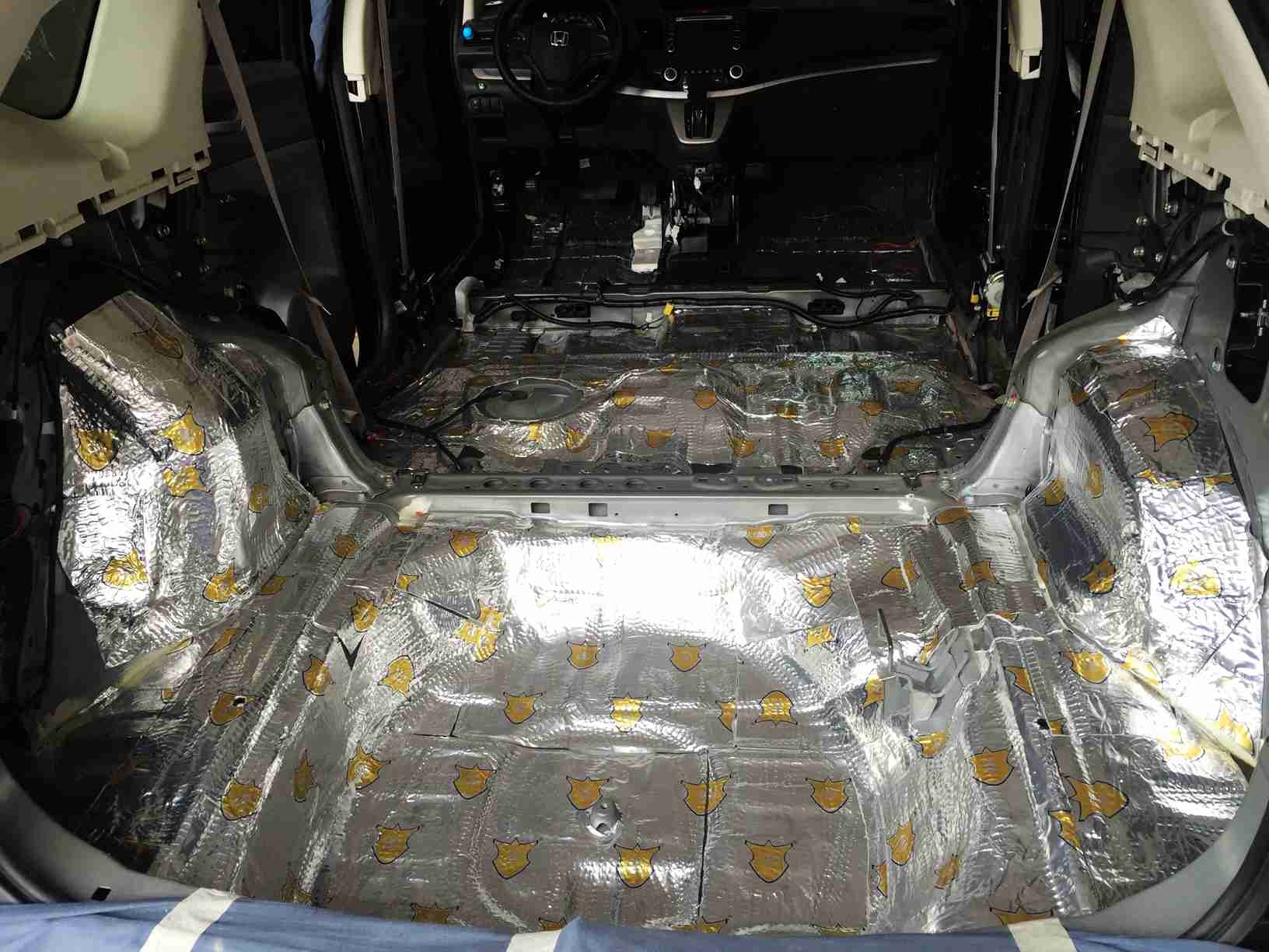 佛山途歌汽車影音：本田CRV全車LK金衛(wèi)士隔音+3M材料吸音棉