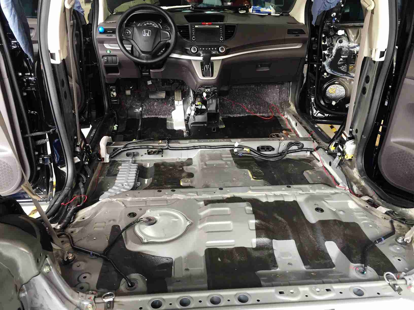 佛山途歌汽車影音：本田CRV全車LK金衛(wèi)士隔音+3M材料吸音棉