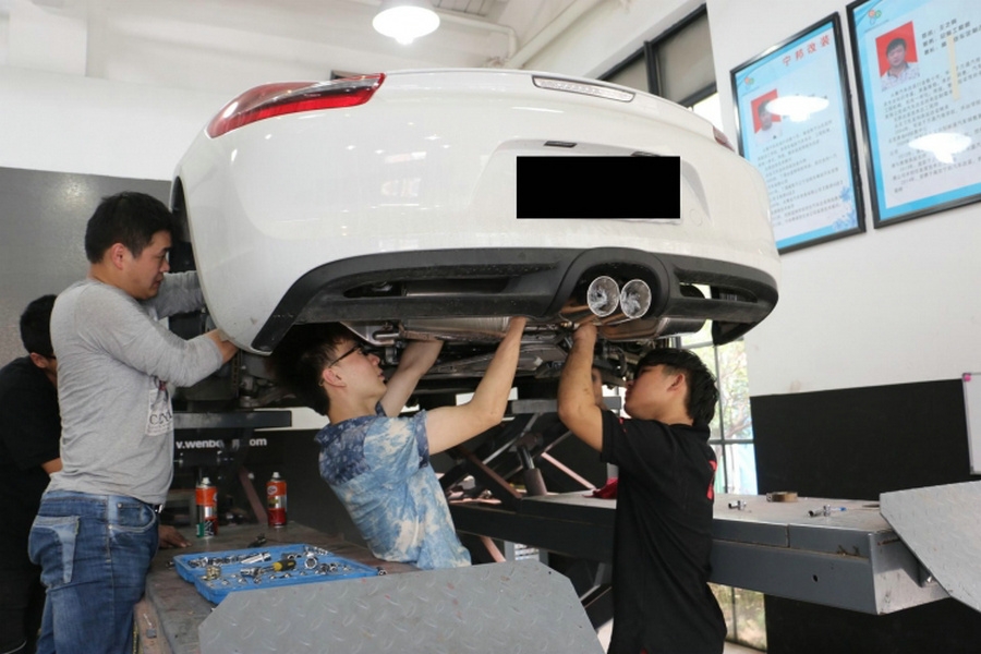 大連德利汽車改裝保時(shí)捷卡曼981改裝Aspec排氣 高溫卡鉗漆