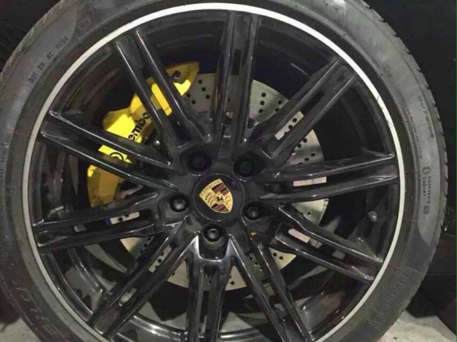 大連德利汽車改裝保時捷卡宴改裝brembo剎車套件