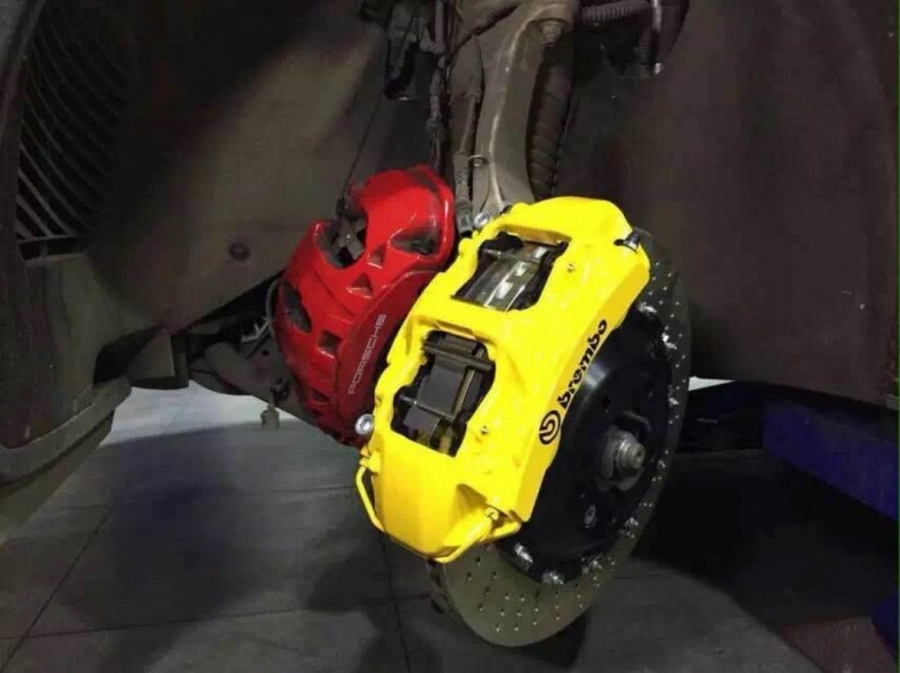 大連德利汽車改裝保時捷卡宴改裝brembo剎車套件