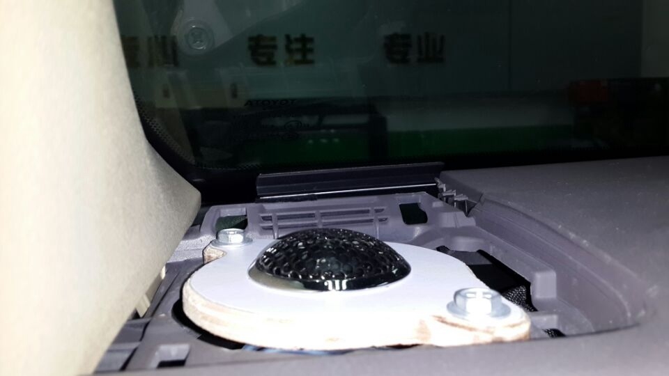 音響大升級(jí)——豐田霸道汽車(chē)音響改裝炸機(jī)