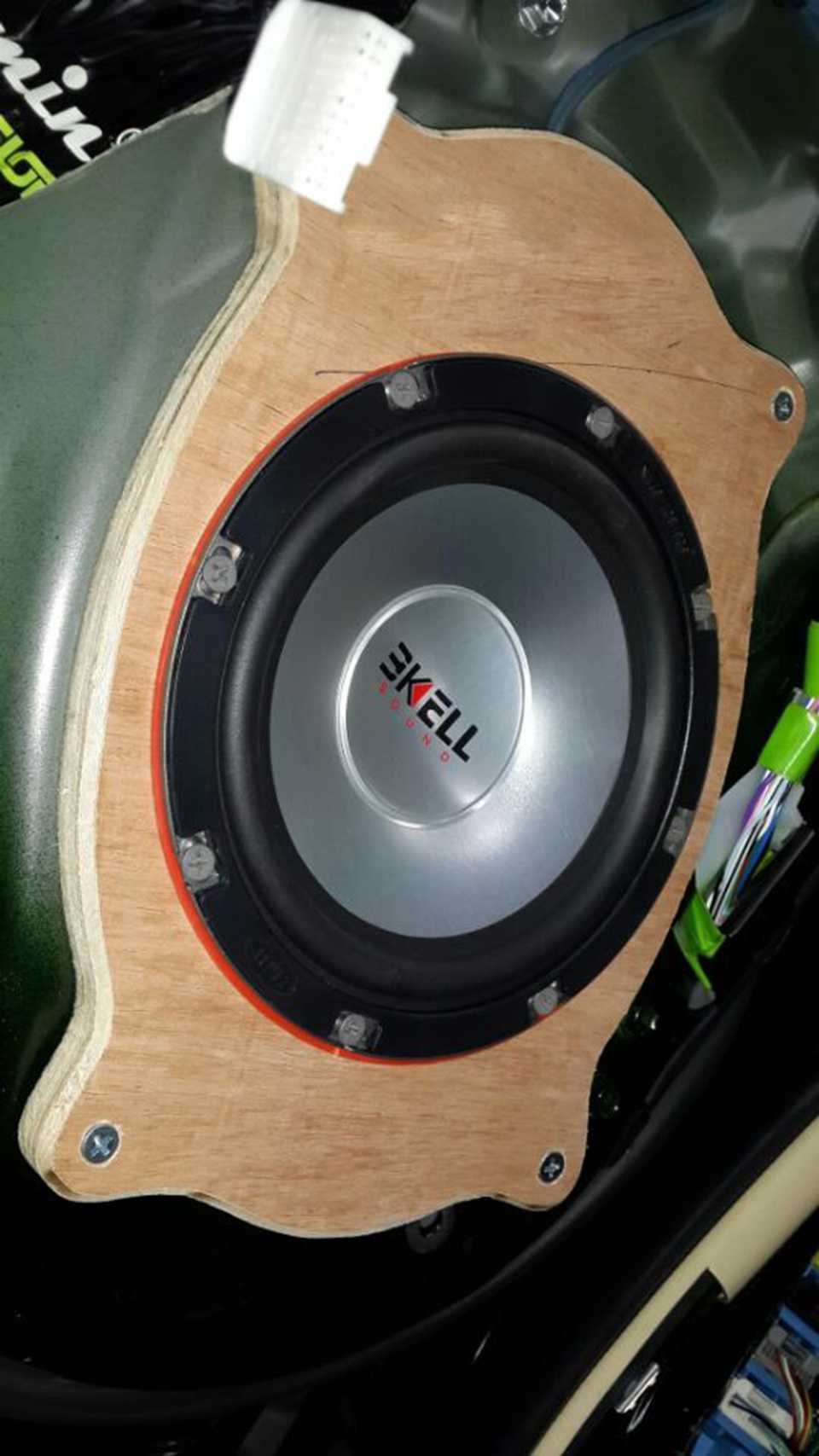 音響大升級(jí)——豐田霸道汽車(chē)音響改裝炸機(jī)