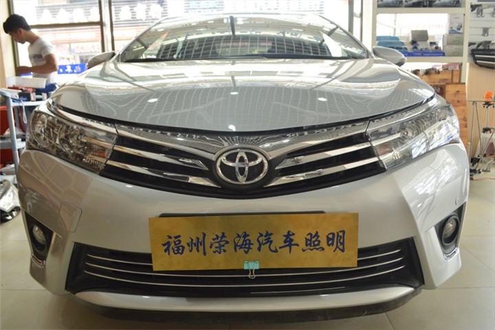 福州汽車改雙光透鏡 豐田卡羅拉汽車大燈改裝氙氣燈海拉六雙光透鏡 福州榮海照明