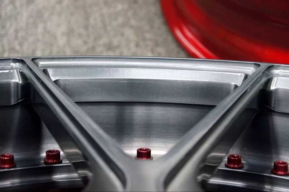 facewheels 獨(dú)特兩片式鍛造，BENZ C E C63