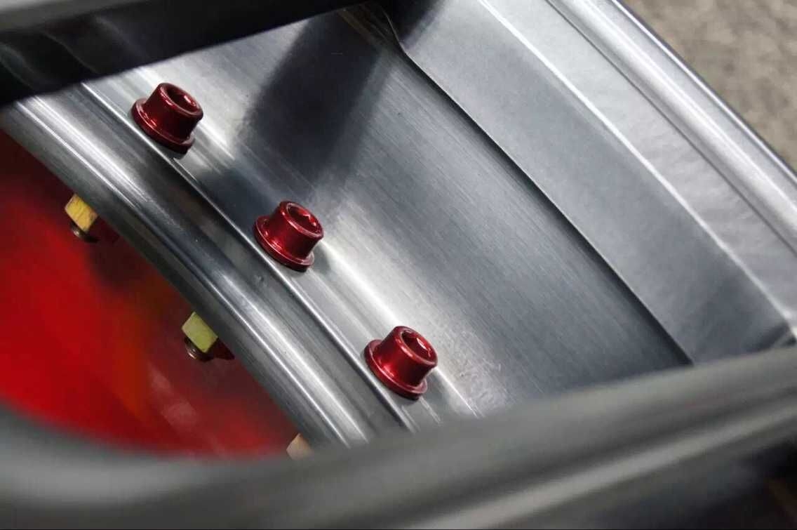 facewheels 獨(dú)特兩片式鍛造，BENZ C E C63