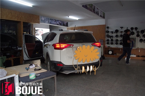 新RAV4大能隔音改裝勁浪兩分頻喇叭+中道超薄低音炮【長春伯爵汽車音響】
