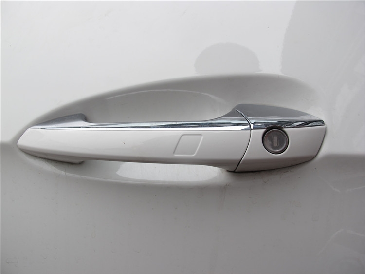 奔馳E200/E260/E320改原廠豪華LED大燈 電尾門(mén) 無(wú)鑰匙進(jìn)入