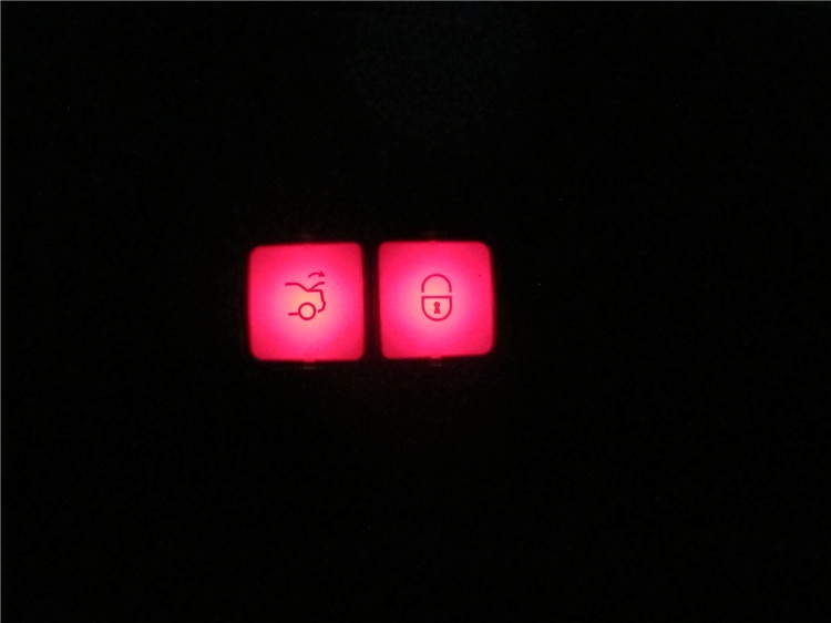 奔馳S320改原廠電尾門 無鑰匙進入 記憶座椅開關(guān) 柏林之聲高音