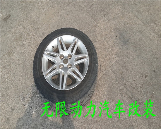 濰坊菱悅改裝輪轂作業(yè)