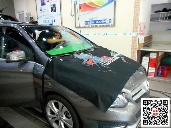 武漢汽車貼龍膜價(jià)格│奔馳C200全車施工龍膜頂級(jí)套餐│龍膜正規(guī)老牌授權(quán)專營(yíng)店│