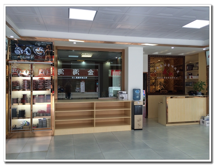 昆明鼎馭汽車音響改裝店—店內(nèi)形象