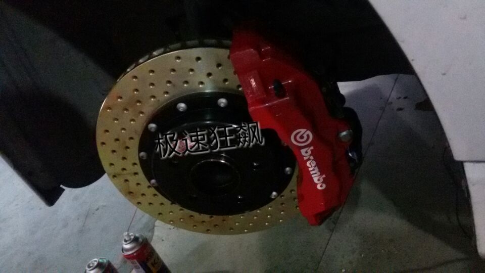 寶馬E90改裝意大利BREMBO卡宴版前六后四剎車套裝