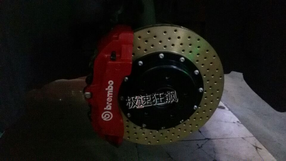 寶馬E90改裝意大利BREMBO卡宴版前六后四剎車套裝