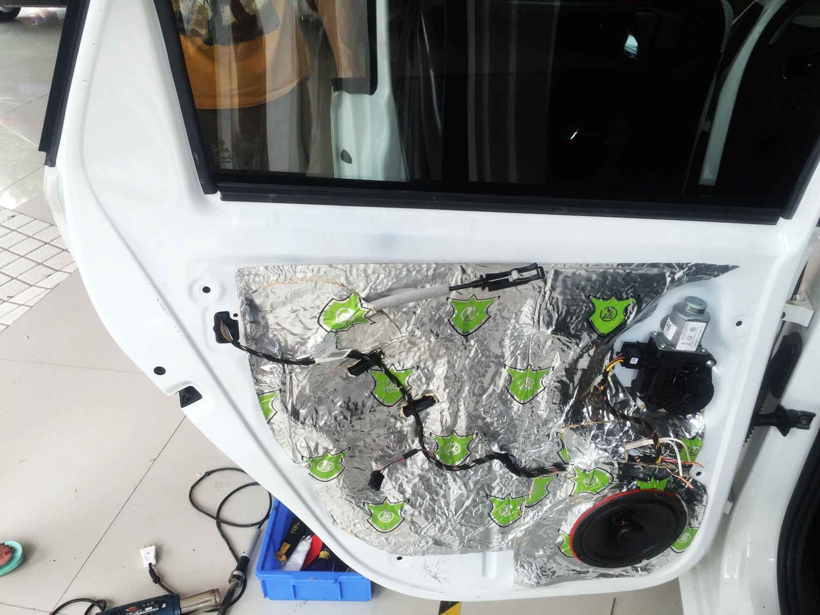 佛山途歌汽車影音:大眾polo音響升級,高品質高享受