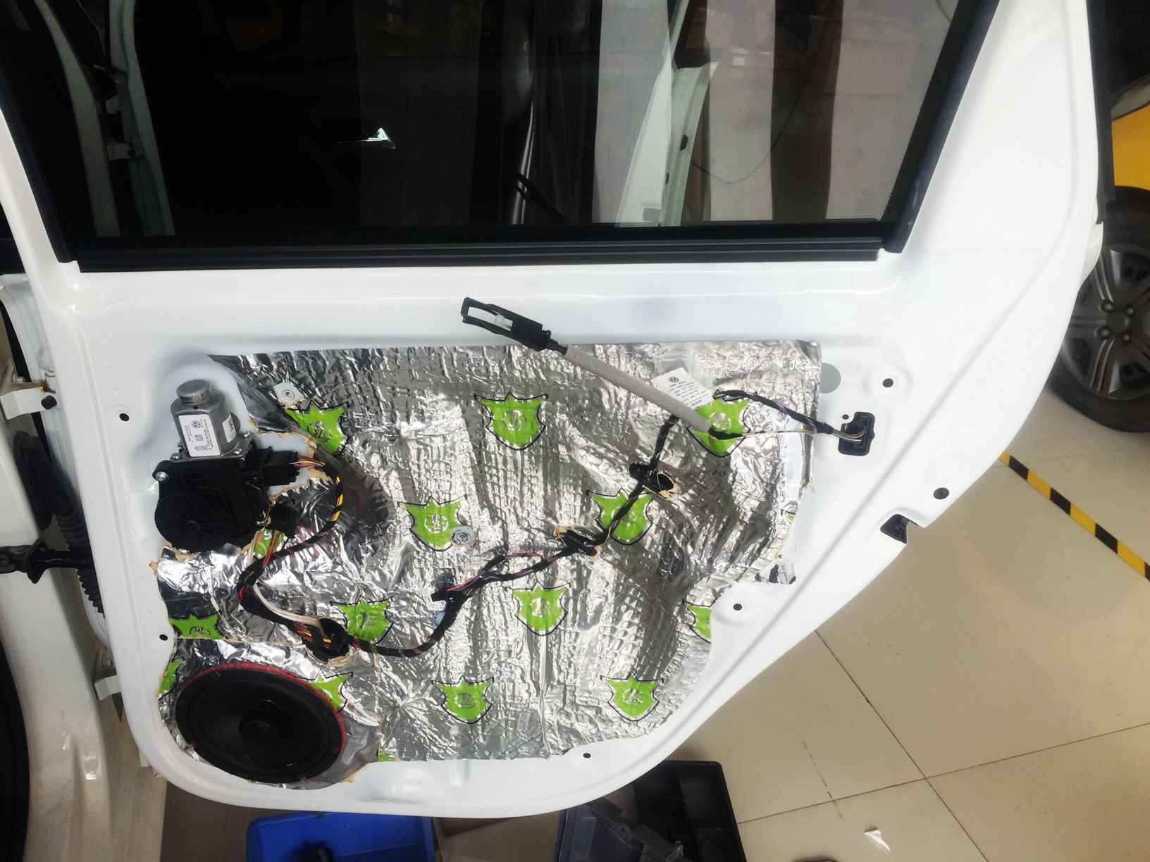 佛山途歌汽車影音:大眾polo音響升級,高品質高享受