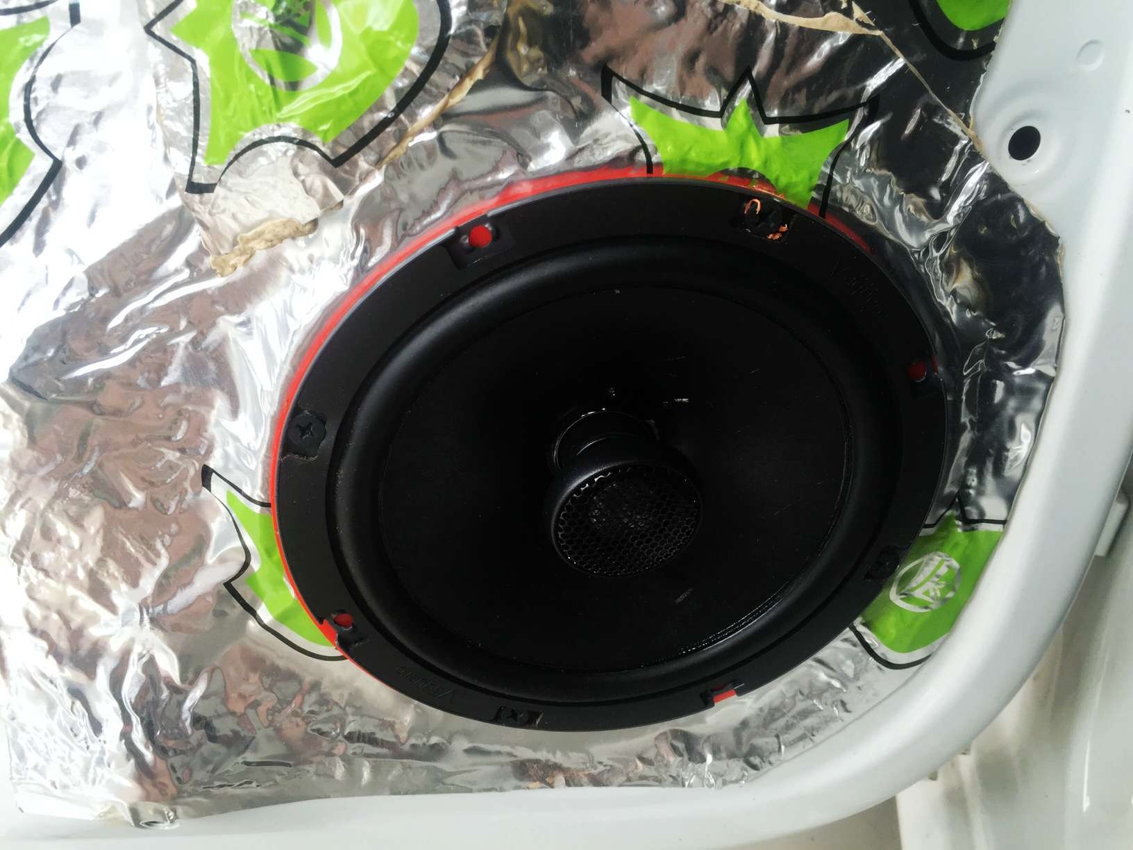佛山途歌汽車影音:大眾polo音響升級,高品質高享受
