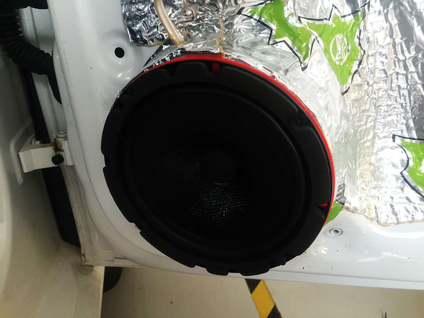 佛山途歌汽車影音:大眾polo音響升級,高品質高享受