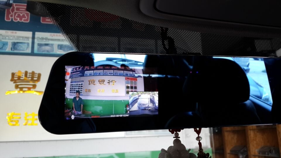 億豐行汽車(chē)影音.完美結(jié)合體——現(xiàn)代ix35新科行車(chē)記錄儀圖片瀏覽
