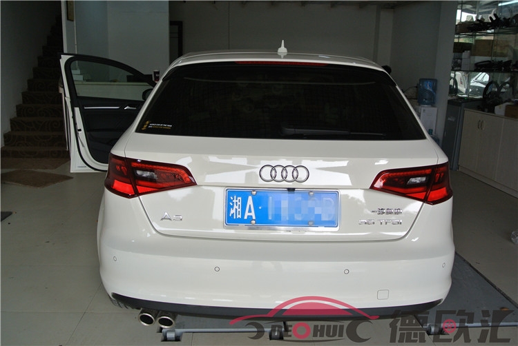 長(zhǎng)沙奧迪A3改裝方向盤帶撥片。LED頂燈、腳窩燈，長(zhǎng)沙德歐匯奧迪原廠改裝