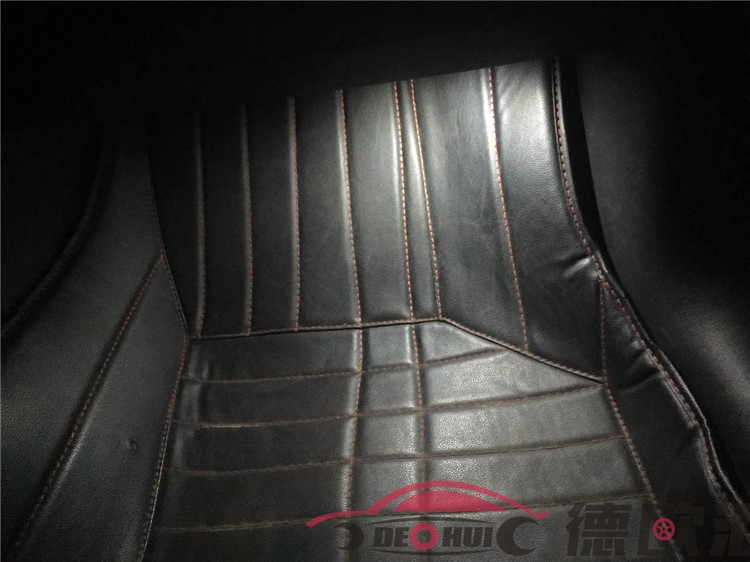 長(zhǎng)沙奧迪A3改裝方向盤帶撥片。LED頂燈、腳窩燈，長(zhǎng)沙德歐匯奧迪原廠改裝
