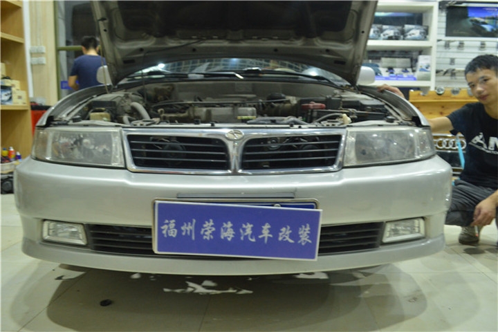 福州汽車大燈翻新 菱帥車燈升級(jí)氙氣燈Q5透鏡藍(lán)色惡魔眼 福州榮海照明