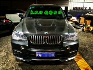 寶馬X5排氣、輪轂、車身改色——西安良玖行汽車改裝