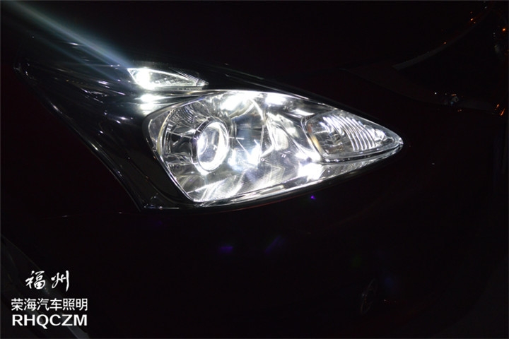 福州汽車(chē)大燈翻新 日產(chǎn)騏達(dá)改燈車(chē)燈升級(jí)氙氣燈Q5雙光透鏡 福州榮海汽車(chē)照明