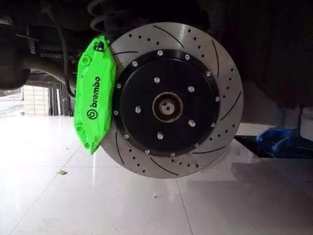 銳志升級改裝意大利brembo前六后四剎車套裝裝車圖
