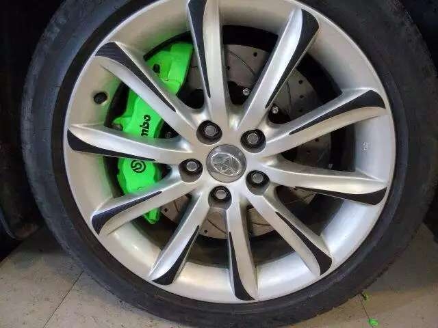 銳志升級改裝意大利brembo前六后四剎車套裝裝車圖
