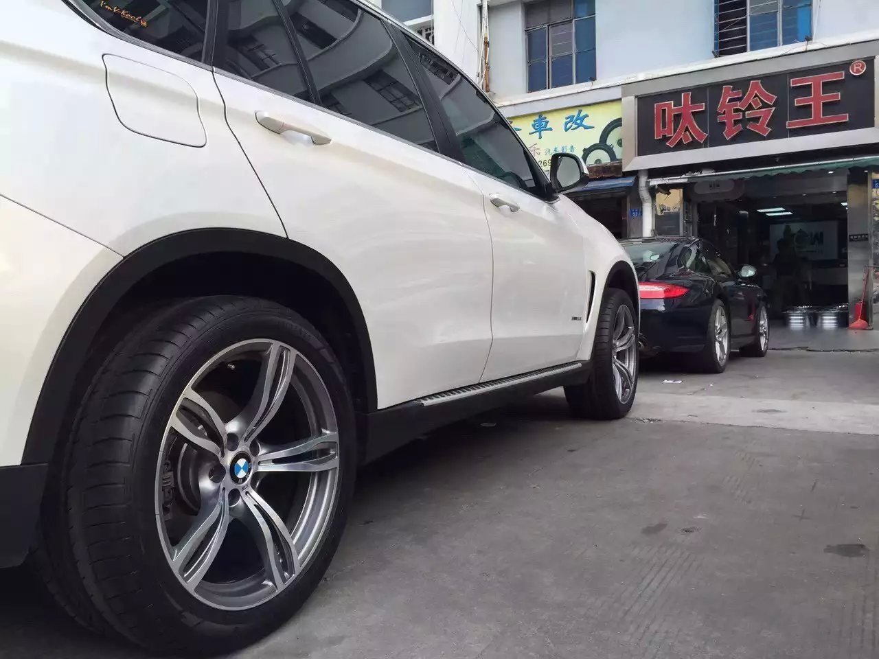 寶馬X5，裝20寸 鍛造 ，效果給力！
