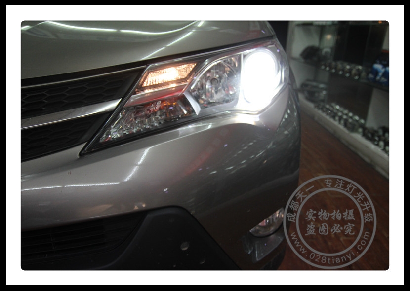 成都RAV4車燈改裝Q5雙光透鏡歐司朗氙氣燈
