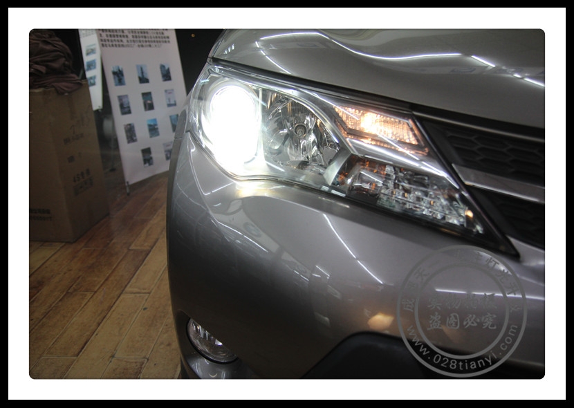成都RAV4車燈改裝Q5雙光透鏡歐司朗氙氣燈