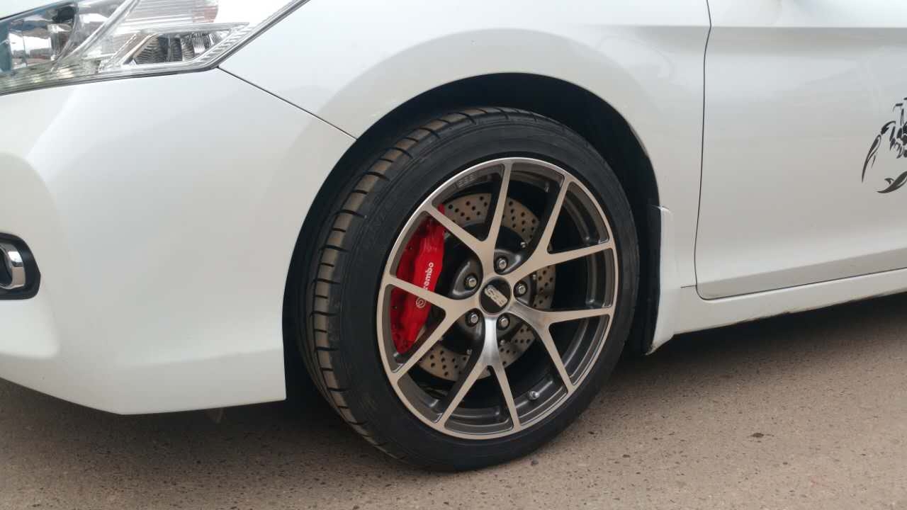 九代雅閣改裝意大利brembo f50剎車套裝裝車效果圖