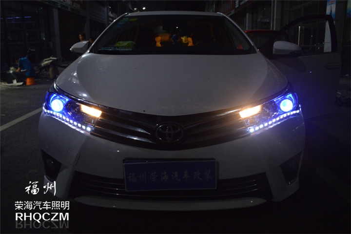 福州汽車改燈 豐田卡羅拉大燈改裝氙氣燈海拉三透鏡光導(dǎo)水晶淚眼 福州榮海汽車照明