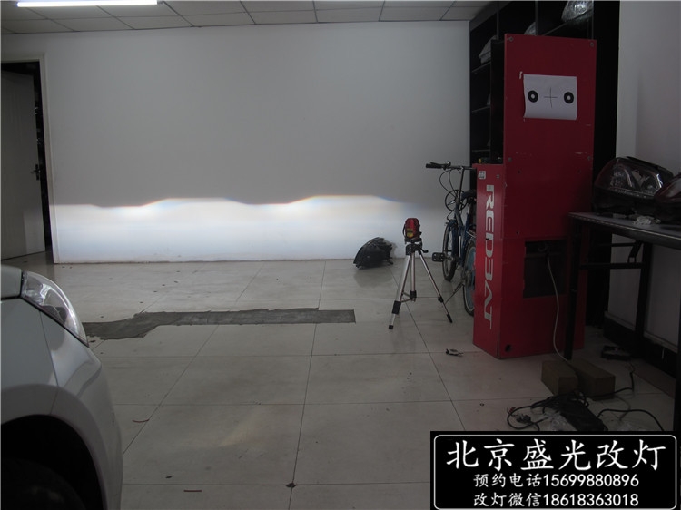 奔馳E260改豪華全LED智能隨動(dòng)照明大燈 無(wú)鑰匙進(jìn)入