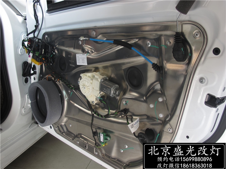 奔馳E260改豪華全LED智能隨動(dòng)照明大燈 無(wú)鑰匙進(jìn)入
