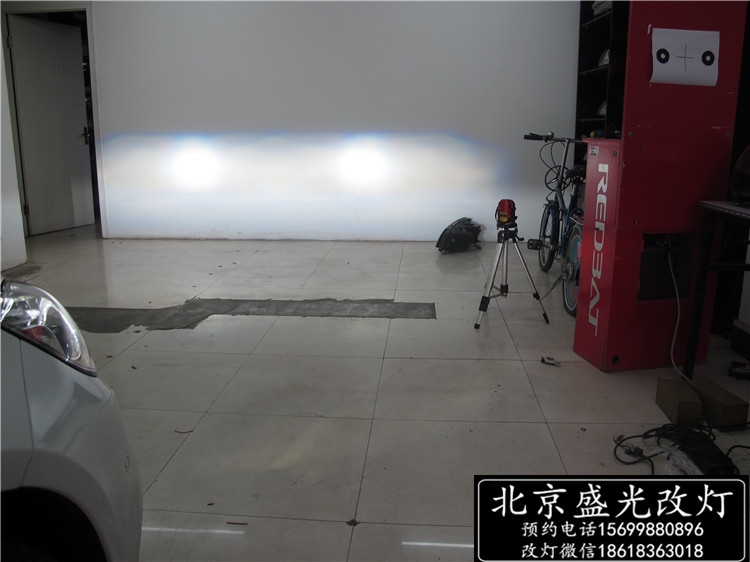 奔馳E260改豪華全LED智能隨動(dòng)照明大燈 無(wú)鑰匙進(jìn)入