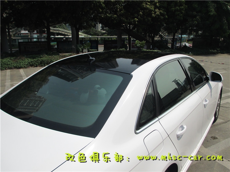 奧迪A4L貼膜改顏色 改色施工比利時麥可貼亮光白