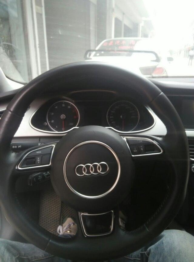 奧迪A4縫專車專用真皮方向盤，簡單大氣