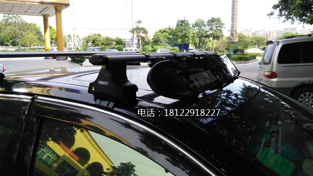 豐田凱美瑞安裝拓樂擾流板及汽車車頂行李架
