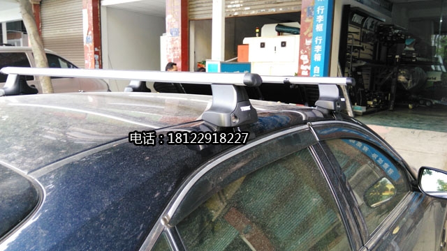 豐田凱美瑞安裝拓樂擾流板及汽車車頂行李架