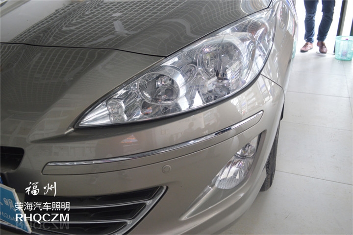 福州小車改燈 標(biāo)致408汽車大燈改裝氙氣燈透鏡藍(lán)惡魔眼 福州榮海照明