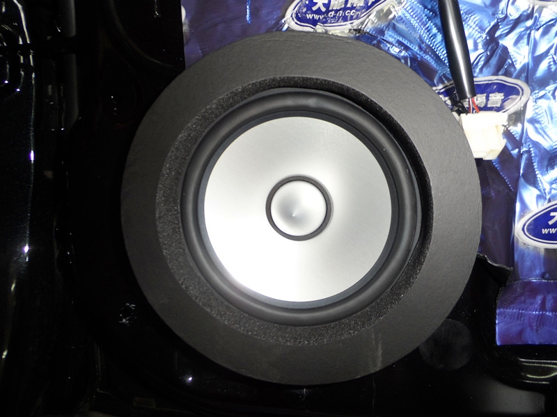 哈弗H5汽車音響改裝全車隔音