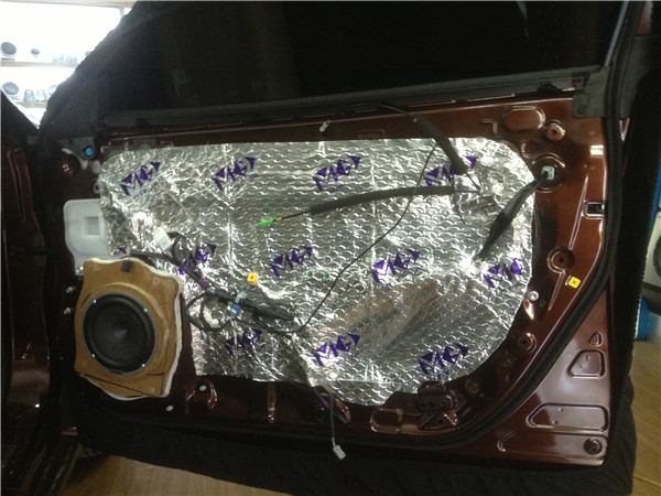 【淮安非常城市汽車音響改裝】-雷克薩斯ES200改裝意大利赫茲HSK163三分頻喇叭音響+四門加強(qiáng)版隔音。音質(zhì)出眾效果好