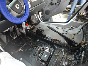 武漢松杉汽車音響改裝【奔馳smart】升級俄羅斯STP全車隔音