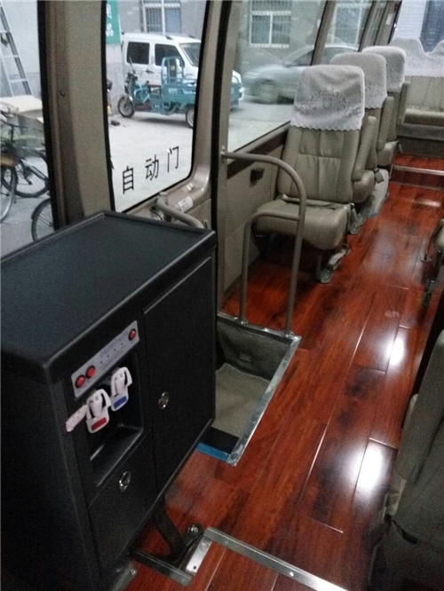考斯特地板