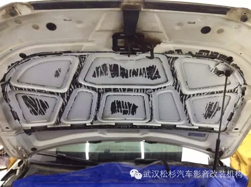 【武漢松杉汽車(chē)音響】奧迪A4L全車(chē)隔音，降低路噪、胎噪