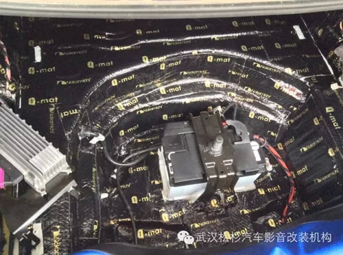 【武漢松杉汽車(chē)音響】奧迪A4L全車(chē)隔音，降低路噪、胎噪